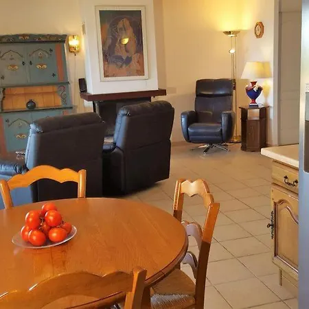 Holiday home Sleeps 6 Pool Air Con Wifi Le Lavandou