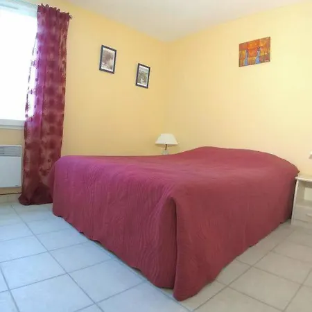 Sleeps 6 Pool Air Con Wifi