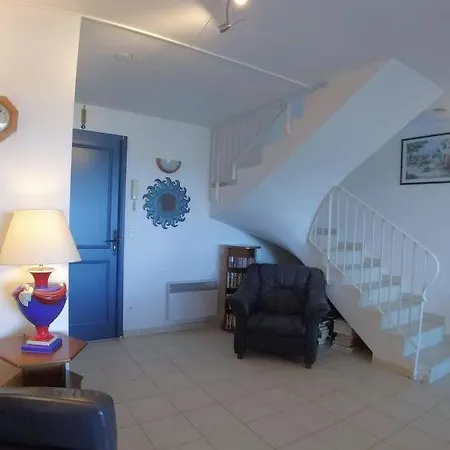 Sleeps 6 Pool Air Con Wifi