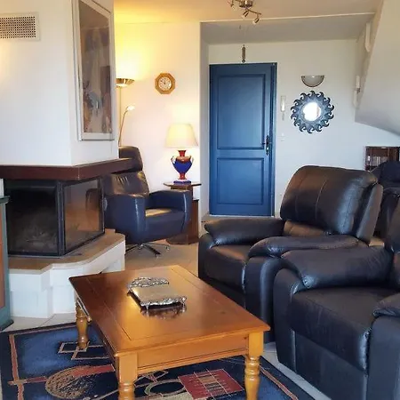 Sleeps 6 Pool Air Con Wifi Holiday home